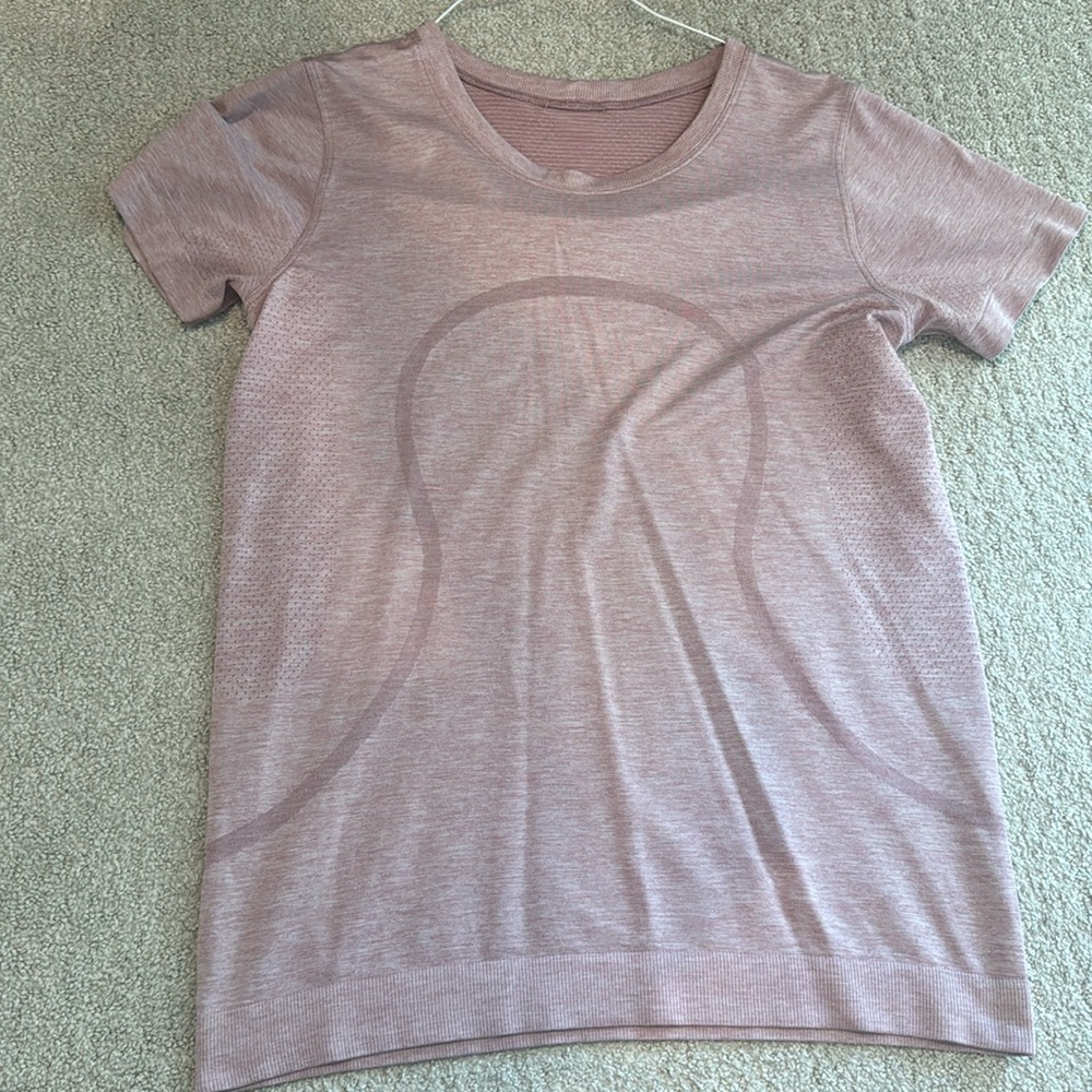 Lululemon tee